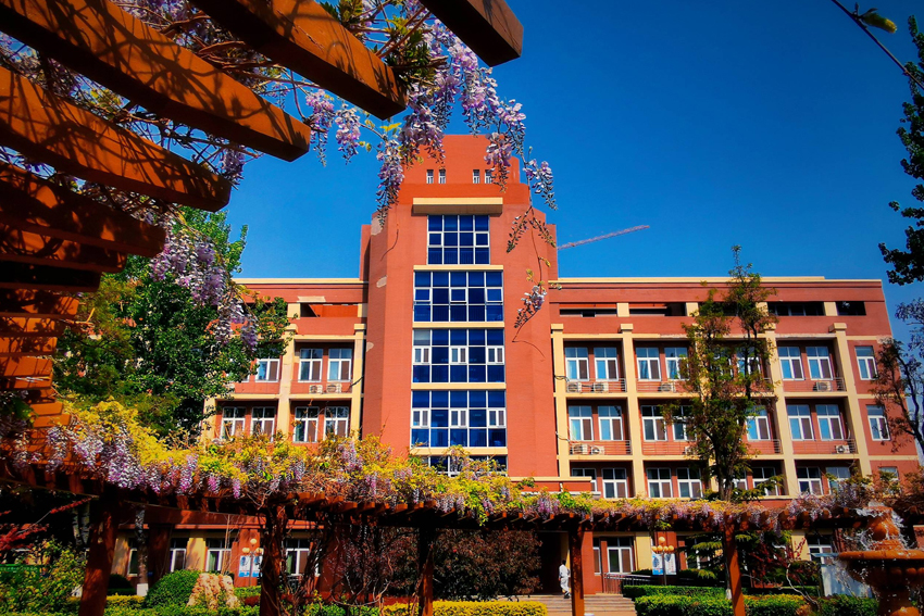 學(xué)校環境一(yi)角